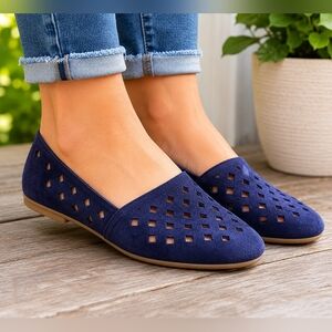 Clarks Navy Suede Perforated Slip-On Flats Women's Size 10 Cushioned  Shoes